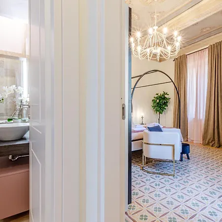 Apartment Rose - In Centro Storico Con Balcone Con Vista Siena