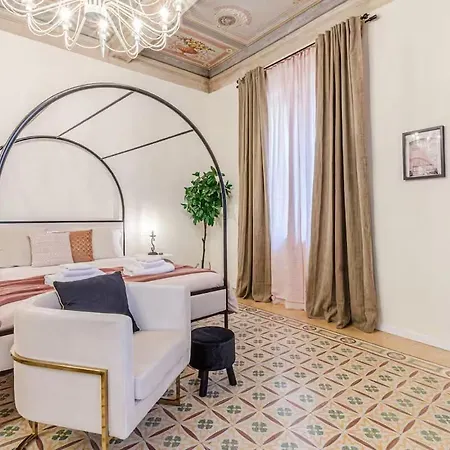 Rose - In Centro Storico Con Balcone Con Vista *