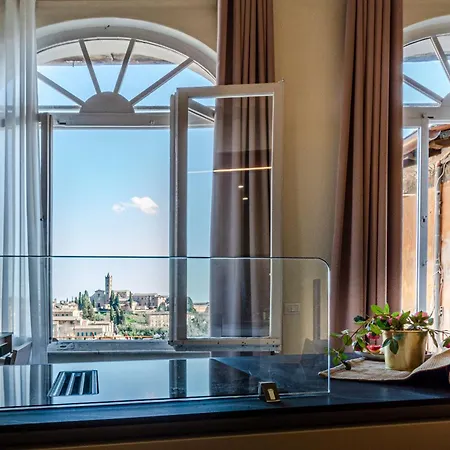 Rose - In Centro Storico Con Balcone Con Vista * Σιένα